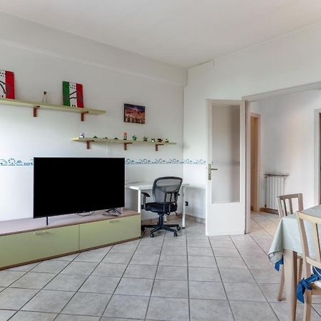 Lucca Roomy Apartment With Balcony And Parking! 외부 사진